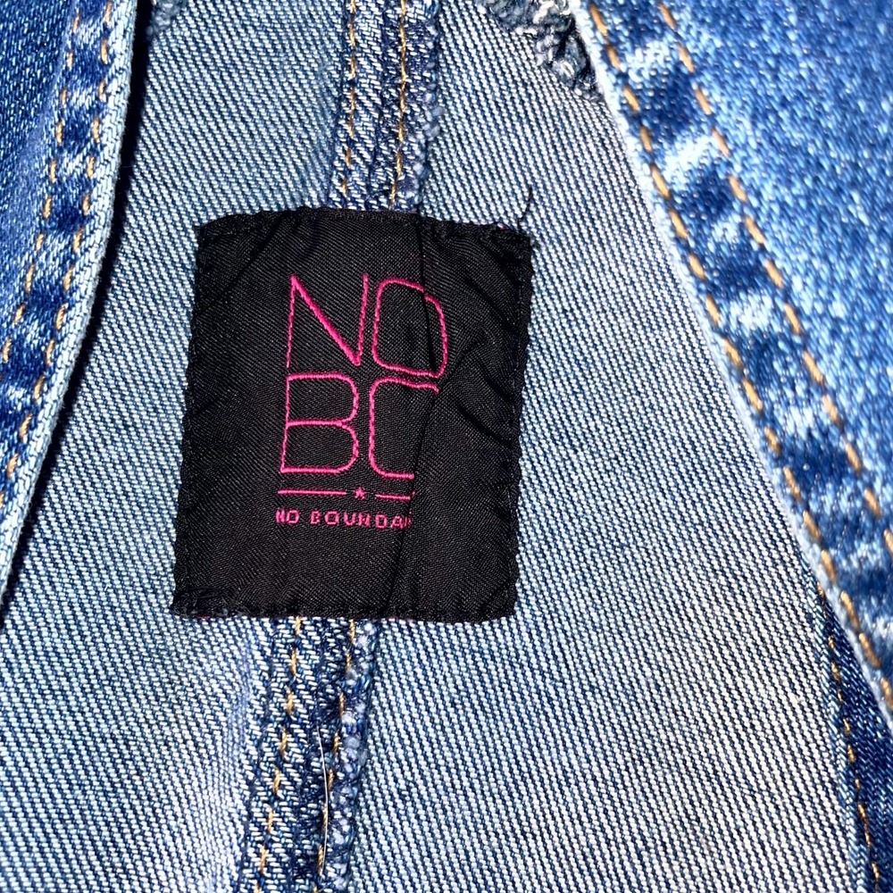 No Boundaries Overall Shorts Womens 2XL Blue Denim high Rise Frayed Hem V Neck - Picture 6 of 14